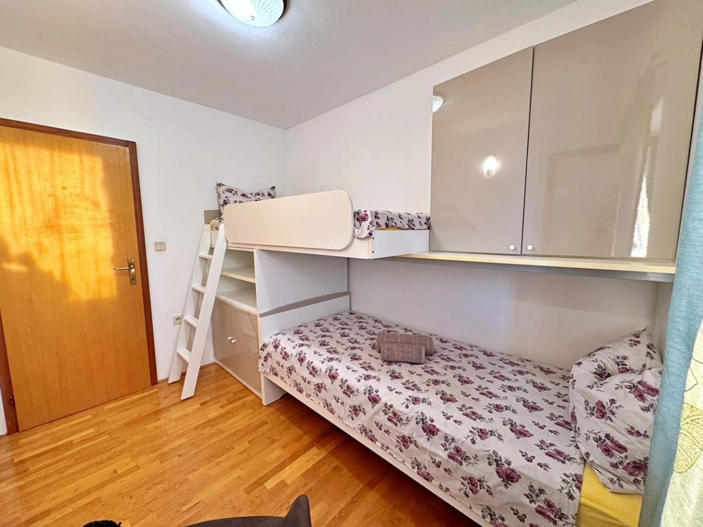 Apartments Katarina Malinska Esterno foto