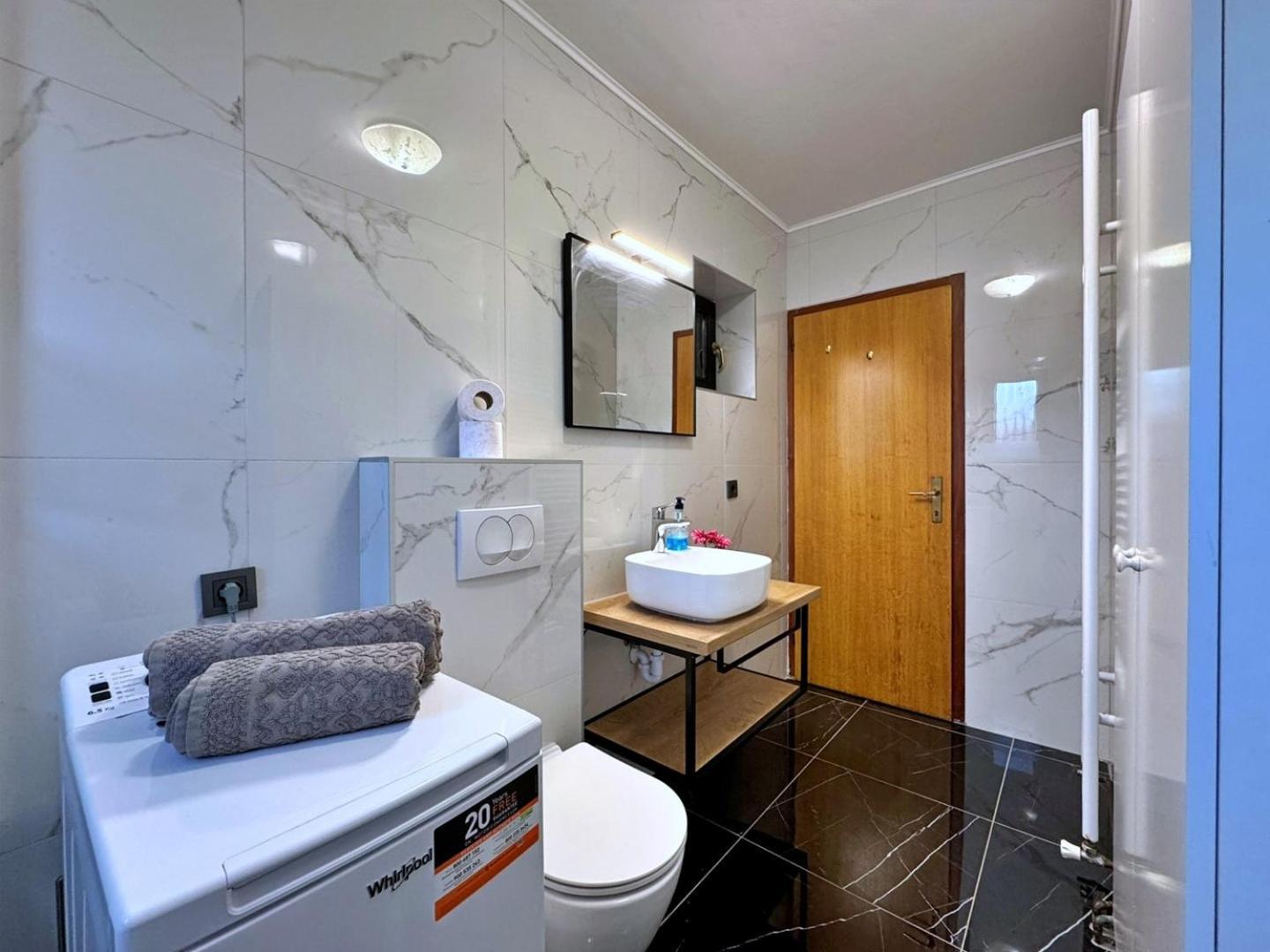 Apartments Katarina Malinska Esterno foto