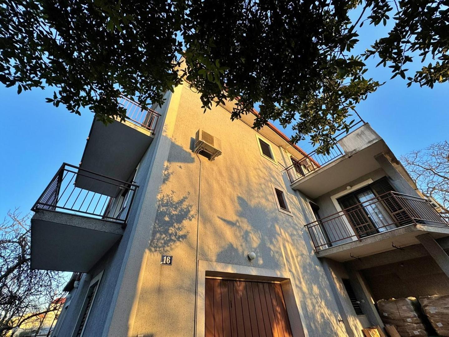 Apartments Katarina Malinska Esterno foto